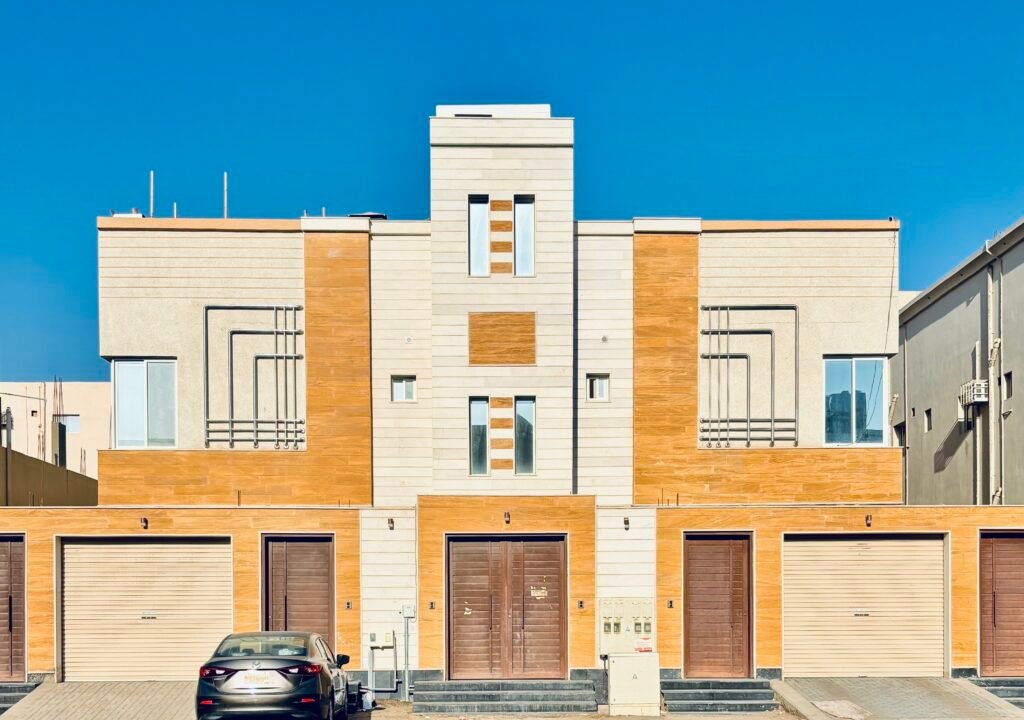 شموع تبوك للتطوير العقاري والمقاولات العامة نحن في شموع تبوك للتطوير العقاري والمقاولات العامة نؤمن بأن البناء ليس مجرد عملية تشييد، بل هو فن يعكس الرؤية والطموح. بخبرة تمتد لسنوات في قطاع التطوير العقاري والمقاولات، نقدم حلولاً متكاملة ومبتكرة تلبي تطلعات عملائنا في جميع أنحاء المملكة. نسعى لنكون الخيار الأول لكل من يبحث عن الجودة، الالتزام، والتميز.