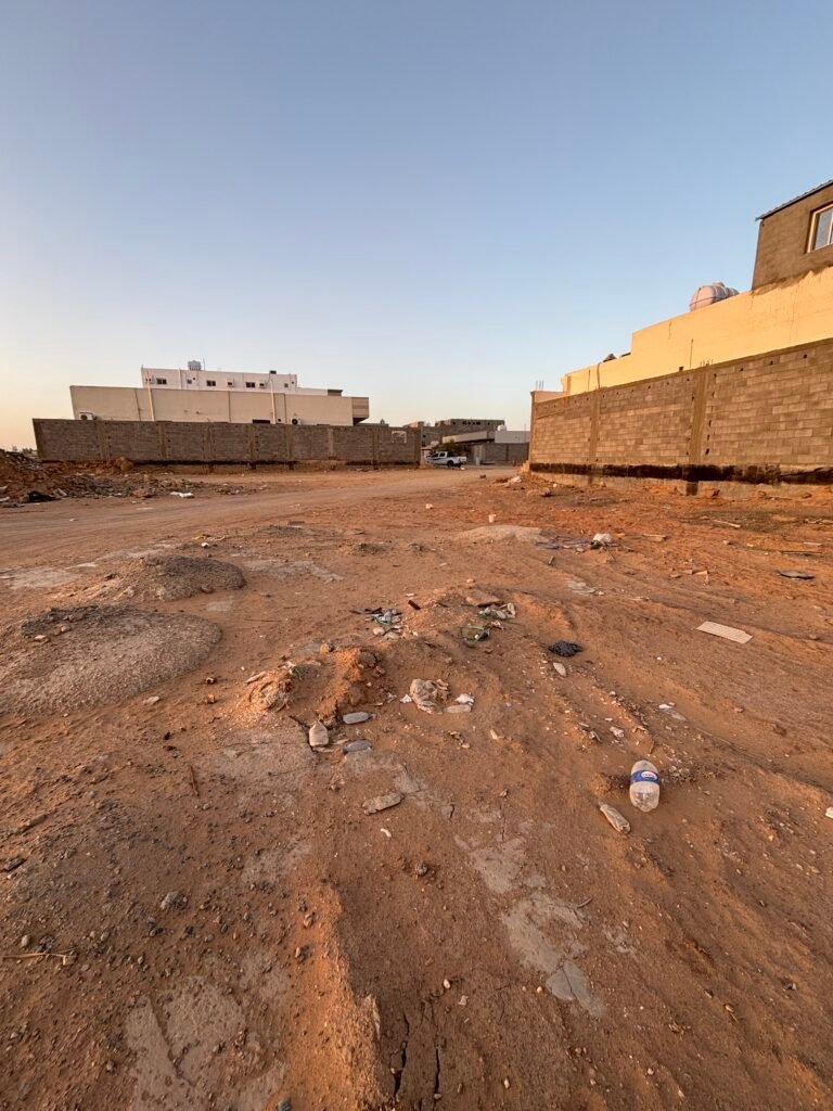 شموع تبوك للتطوير العقاري والمقاولات العامة نحن في شموع تبوك للتطوير العقاري والمقاولات العامة نؤمن بأن البناء ليس مجرد عملية تشييد، بل هو فن يعكس الرؤية والطموح. بخبرة تمتد لسنوات في قطاع التطوير العقاري والمقاولات، نقدم حلولاً متكاملة ومبتكرة تلبي تطلعات عملائنا في جميع أنحاء المملكة. نسعى لنكون الخيار الأول لكل من يبحث عن الجودة، الالتزام، والتميز.