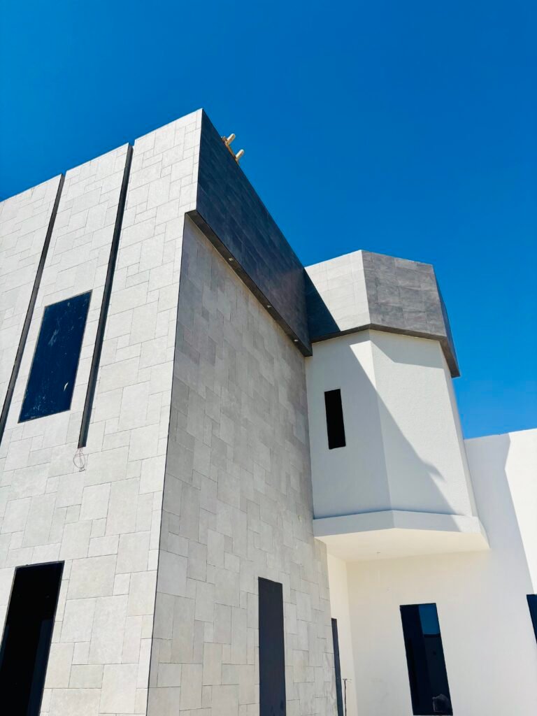 تنفيذ مبنى سكني – مقاولات حي الجامعة تبوك – شموع تبوك