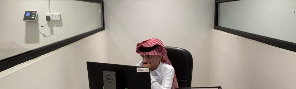 IMG_8060 الإشراف الهندسي في تبوك داخل مكتب فني لمتابعة المشاريع وجودة التنفيذ والتقارير