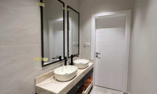 شموع تبوك للتطوير العقاري والمقاولات العامة نحن في شموع تبوك للتطوير العقاري والمقاولات العامة نؤمن بأن البناء ليس مجرد عملية تشييد، بل هو فن يعكس الرؤية والطموح. بخبرة تمتد لسنوات في قطاع التطوير العقاري والمقاولات، نقدم حلولاً متكاملة ومبتكرة تلبي تطلعات عملائنا في جميع أنحاء المملكة. نسعى لنكون الخيار الأول لكل من يبحث عن الجودة، الالتزام، والتميز.