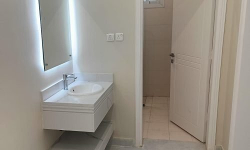 شموع تبوك للتطوير العقاري والمقاولات العامة نحن في شموع تبوك للتطوير العقاري والمقاولات العامة نؤمن بأن البناء ليس مجرد عملية تشييد، بل هو فن يعكس الرؤية والطموح. بخبرة تمتد لسنوات في قطاع التطوير العقاري والمقاولات، نقدم حلولاً متكاملة ومبتكرة تلبي تطلعات عملائنا في جميع أنحاء المملكة. نسعى لنكون الخيار الأول لكل من يبحث عن الجودة، الالتزام، والتميز.