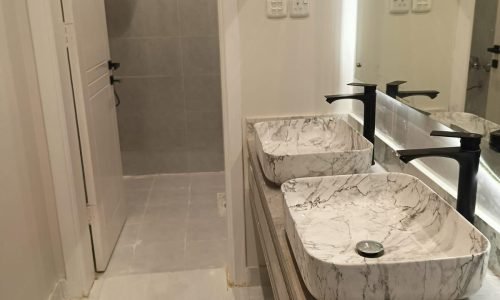 شموع تبوك للتطوير العقاري والمقاولات العامة نحن في شموع تبوك للتطوير العقاري والمقاولات العامة نؤمن بأن البناء ليس مجرد عملية تشييد، بل هو فن يعكس الرؤية والطموح. بخبرة تمتد لسنوات في قطاع التطوير العقاري والمقاولات، نقدم حلولاً متكاملة ومبتكرة تلبي تطلعات عملائنا في جميع أنحاء المملكة. نسعى لنكون الخيار الأول لكل من يبحث عن الجودة، الالتزام، والتميز.