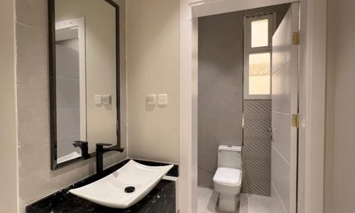 شموع تبوك للتطوير العقاري والمقاولات العامة نحن في شموع تبوك للتطوير العقاري والمقاولات العامة نؤمن بأن البناء ليس مجرد عملية تشييد، بل هو فن يعكس الرؤية والطموح. بخبرة تمتد لسنوات في قطاع التطوير العقاري والمقاولات، نقدم حلولاً متكاملة ومبتكرة تلبي تطلعات عملائنا في جميع أنحاء المملكة. نسعى لنكون الخيار الأول لكل من يبحث عن الجودة، الالتزام، والتميز.